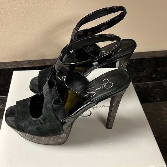 Jessica Simpson black platform heels. - Picture 11 of 12